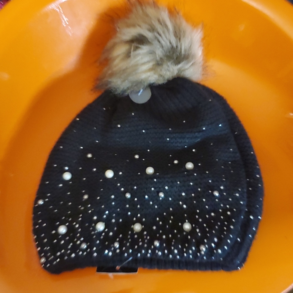 PEARL AND SILVER STUDDED WITH FUR BALL - Picture 8 of 9